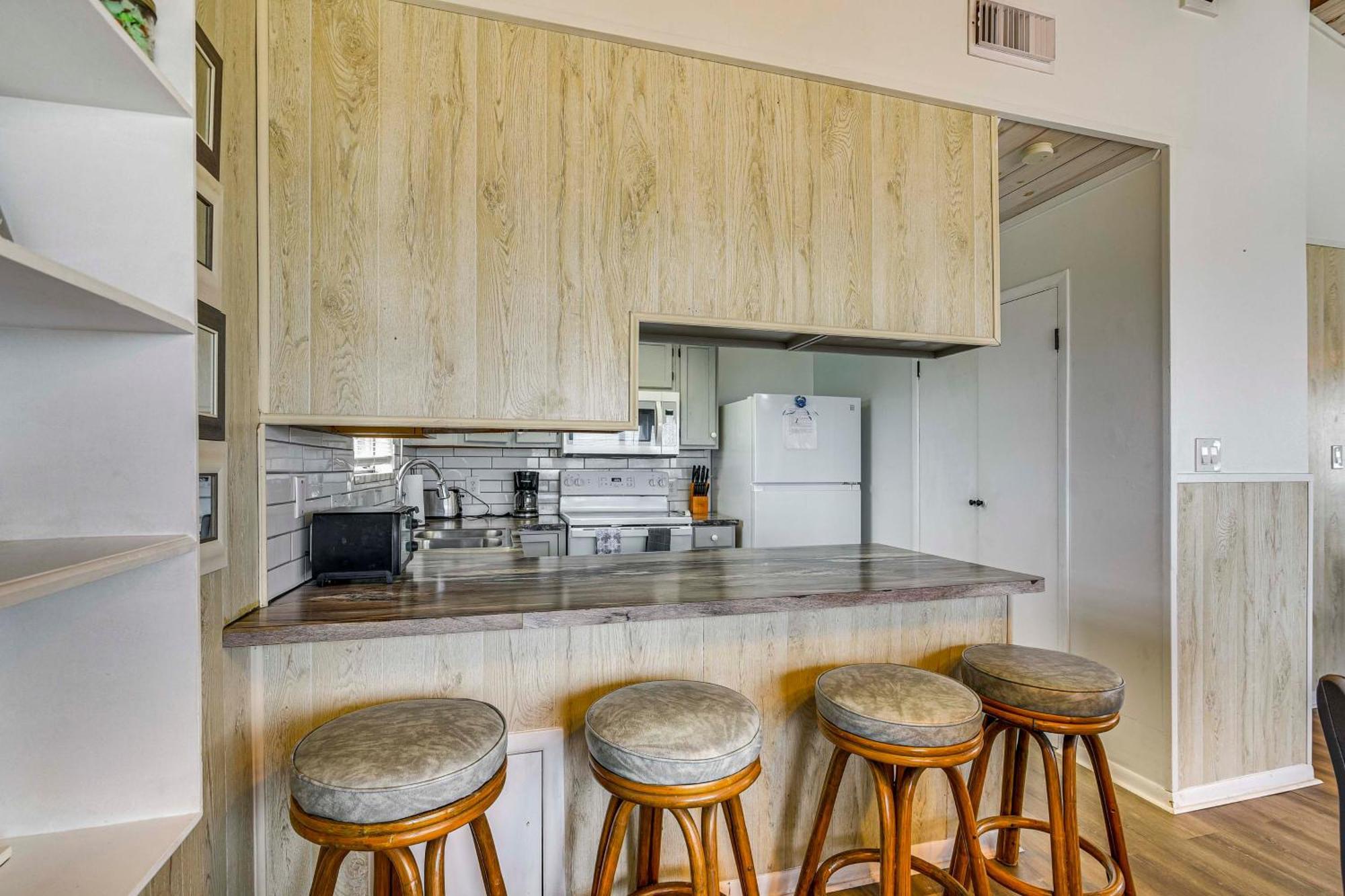 Galveston Home With Spacious Deck Steps To Beach! Eksteriør billede