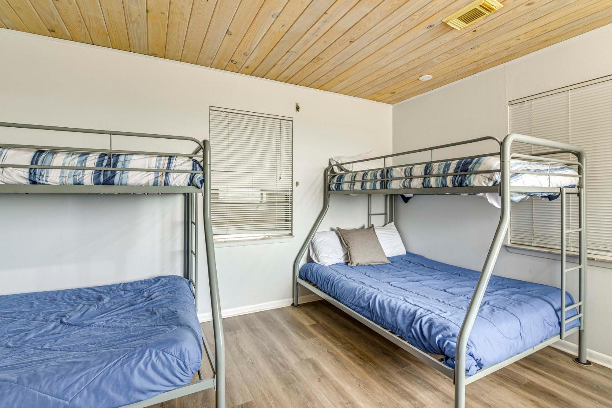 Galveston Home With Spacious Deck Steps To Beach! Eksteriør billede